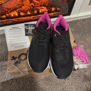 New with box Tommaso Capri Women's Indoor SPD Cycling Shoes with Cleats Black